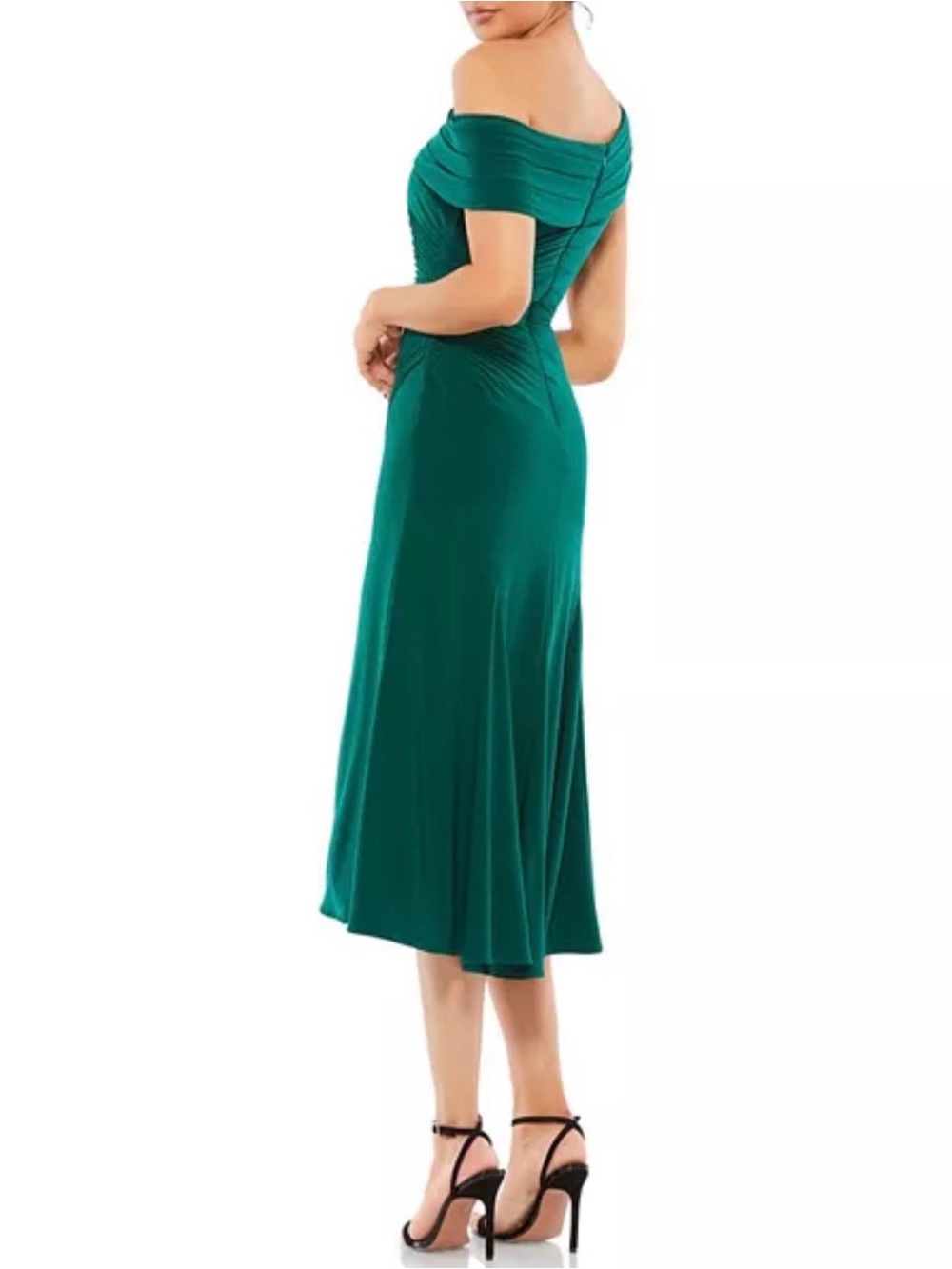 Mac Duggal Asymmetrical Gathered Dress
Size 2 or 10
MSRP $298
New with Tag - Picture 3 of 7
